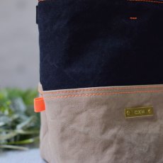 AD bleck/sand beige+Neon orange stitch